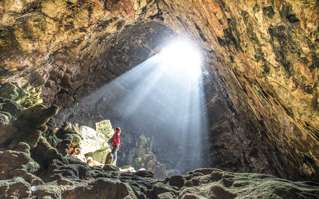 castellana grotte caves